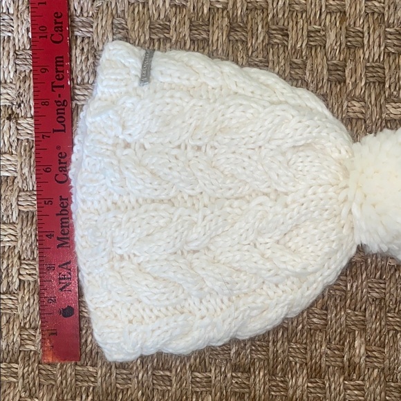Turtlefur Cream Wool Blend Knit Pom-Pom Beanie with fuzzy fleece lining - Picture 7 of 8